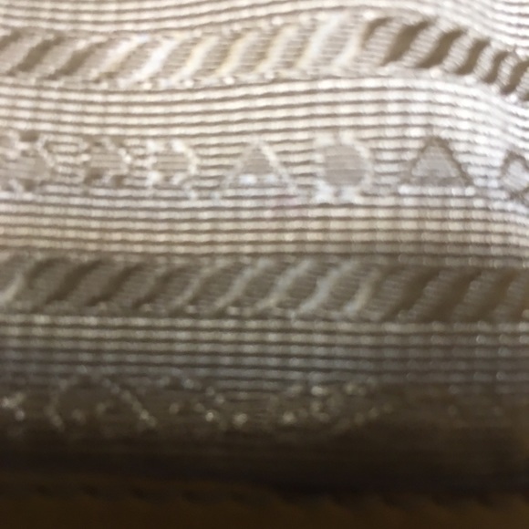 Prada ❤️❤️❤️Tan Leather Handbag - Picture 10 of 10